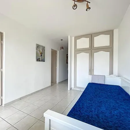 Family Close To The * ル・ラヴァンドゥー