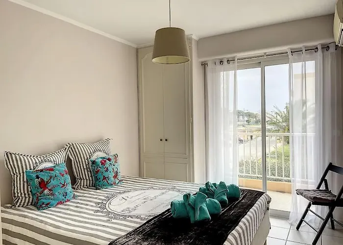 Family Close To The لو لا فاندو