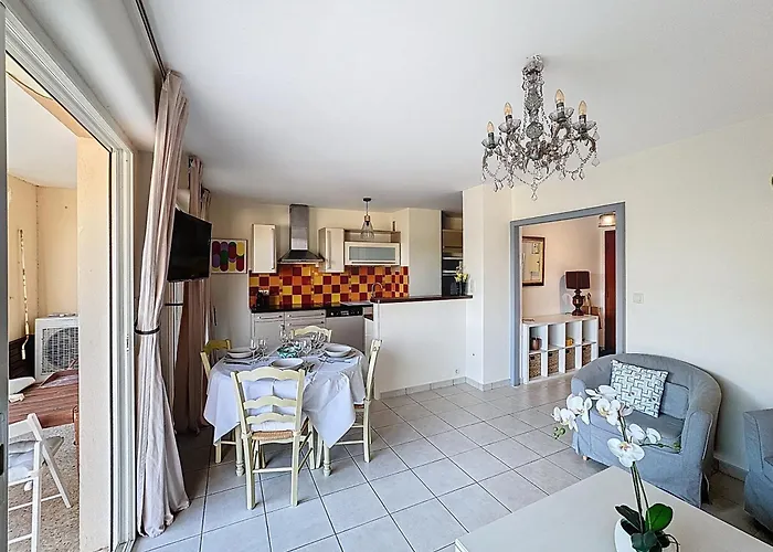 Family Close To The شقة لو لا فاندو